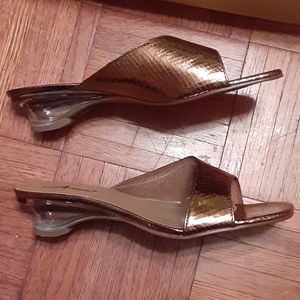 New 8.5M Annie bronze faux snakeskin & clear heels